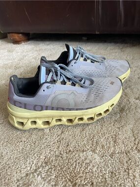 On Running Kids Cloudedge Sneakers in Light Gray and Pale Yellow